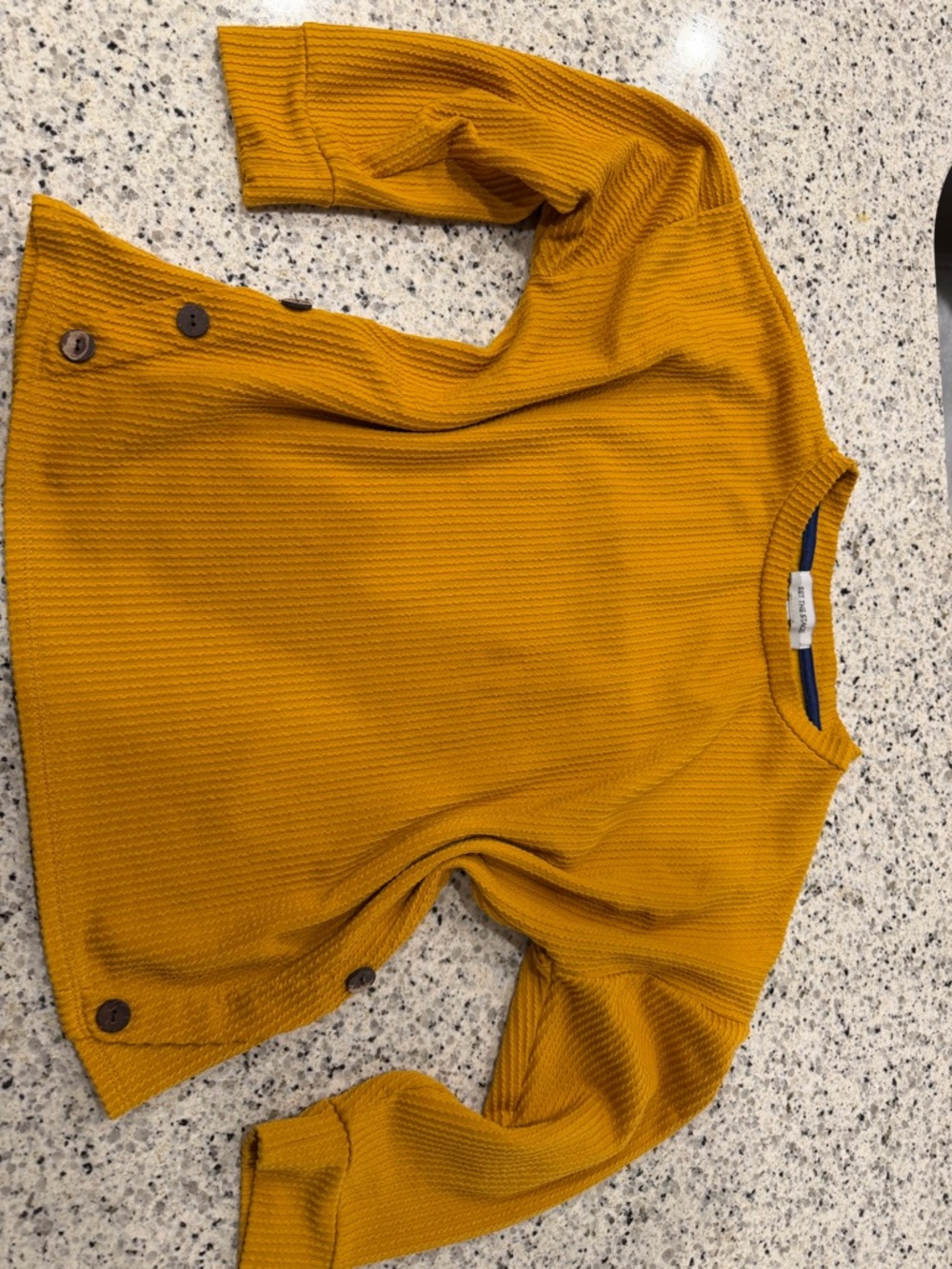 Textured Mustard Button-Hem Pullover Top - Picture 6 of 7